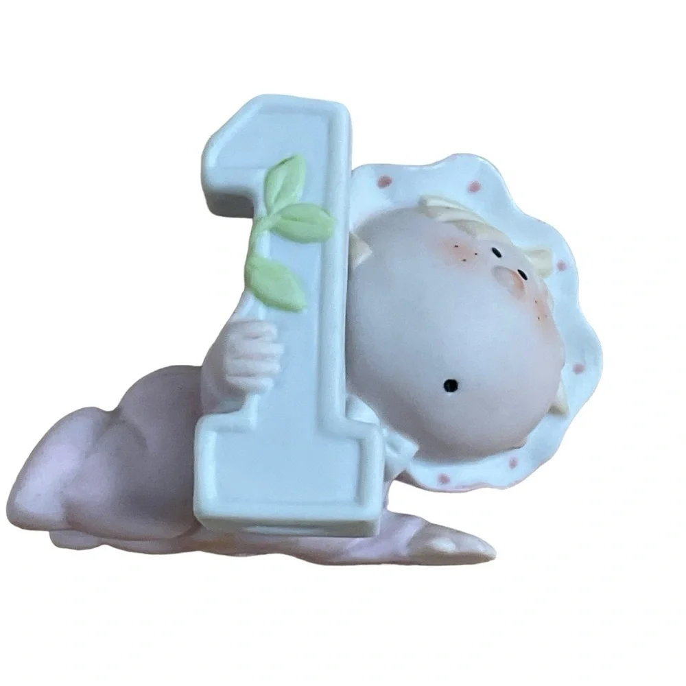 Bumpkins Baby Girl #1 First Birthday Baby Cake topper figurine 2.5”X 2” Crawling